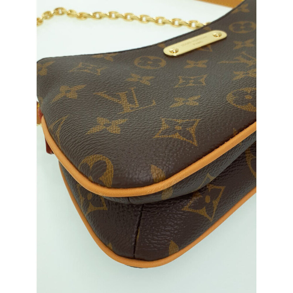 Louis Vuitton Leather Liv Brown Bag Monogram Pochette - Picture 6 of 8